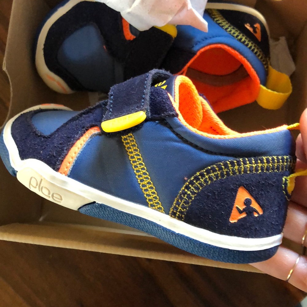 plae Ty denim navy, size 6